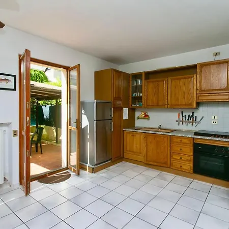 N142 - Numana, Deliziosa Villetta Con Giardino