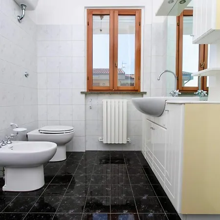 N142 - Numana, Deliziosa Villetta Con Giardino